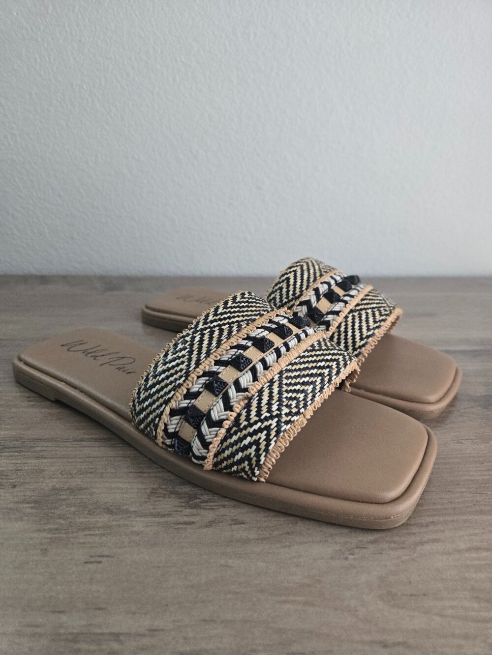 Wild Pair Women's Daisyy Slide Flat Sandals Woven Studded Tribal Boho Size 6.5M